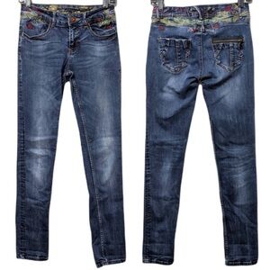 DESIGUAL  Floral Embroidered Skinny Jeans Size 28 -- STUNNING!!!